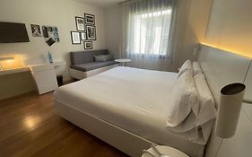 Pol & Grace Hotel